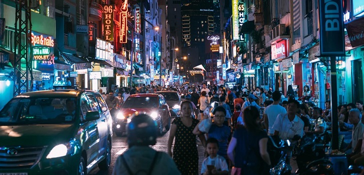 Ciudad llena de gente La emergencia en las ciudades más allá del Covid-19: cómo superar el cambio climático